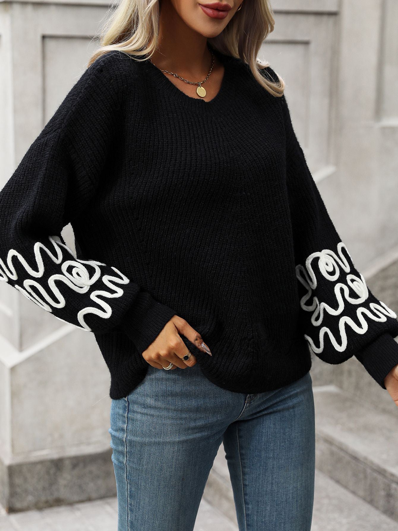 Women's Solid Color Pattern Fashionable Knitted Sweater Women